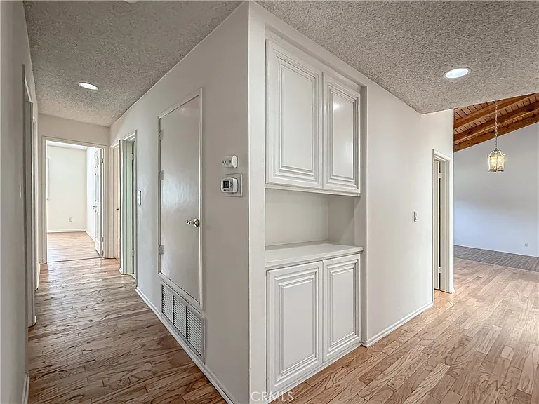 9201 Paso Robles Ave — Photo 28