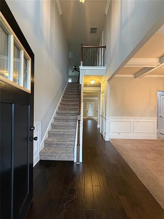 4 bed, 3.0 bath, 2586 sqft, $2,500 — Photo 3
