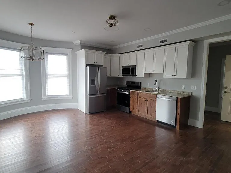 761 Highland Ave #5 — Photo 5