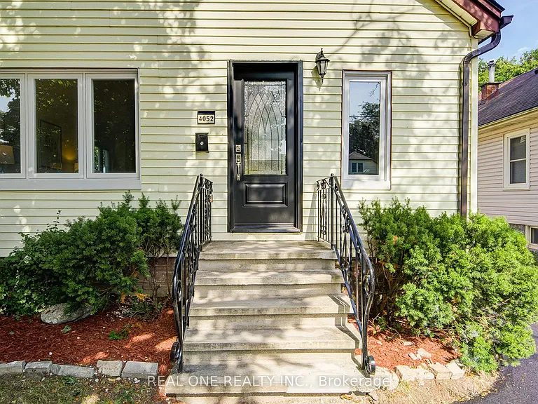 4052 Saint James Ave — Photo 2