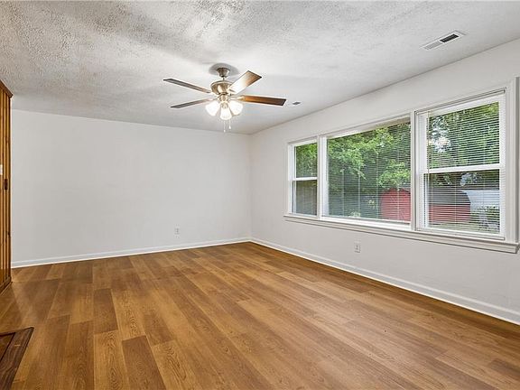 5th image of 1 Westbrook Dr