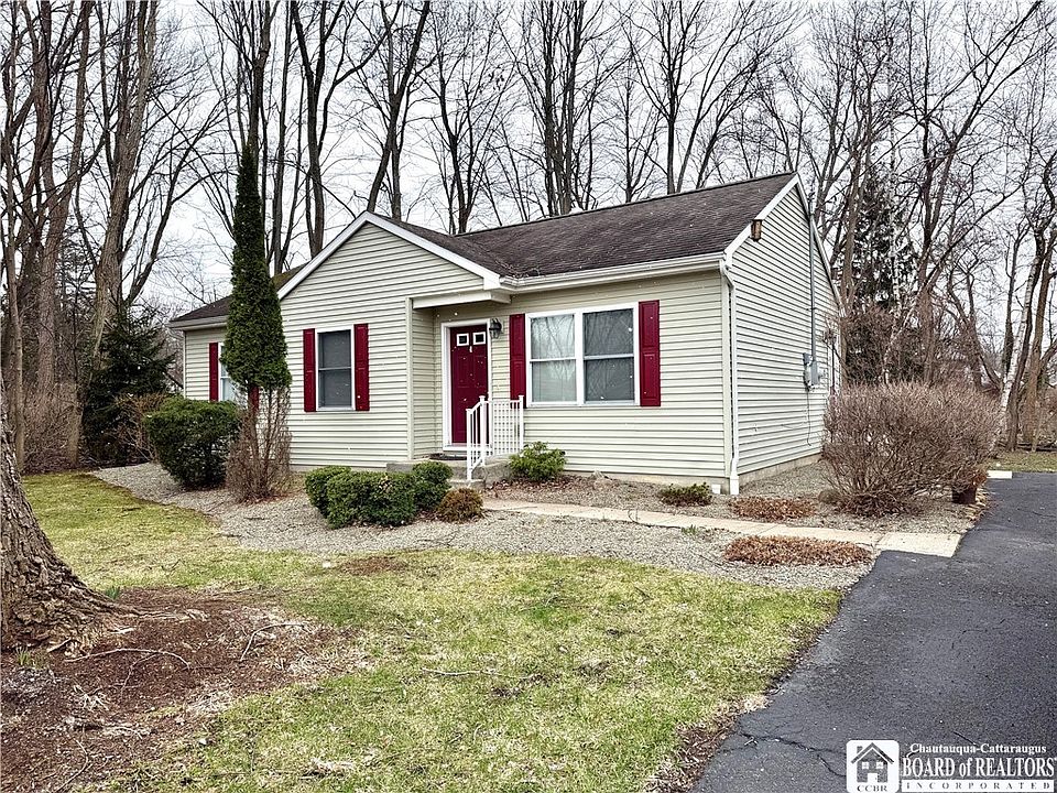 1st image of 1 Middlesex Dr