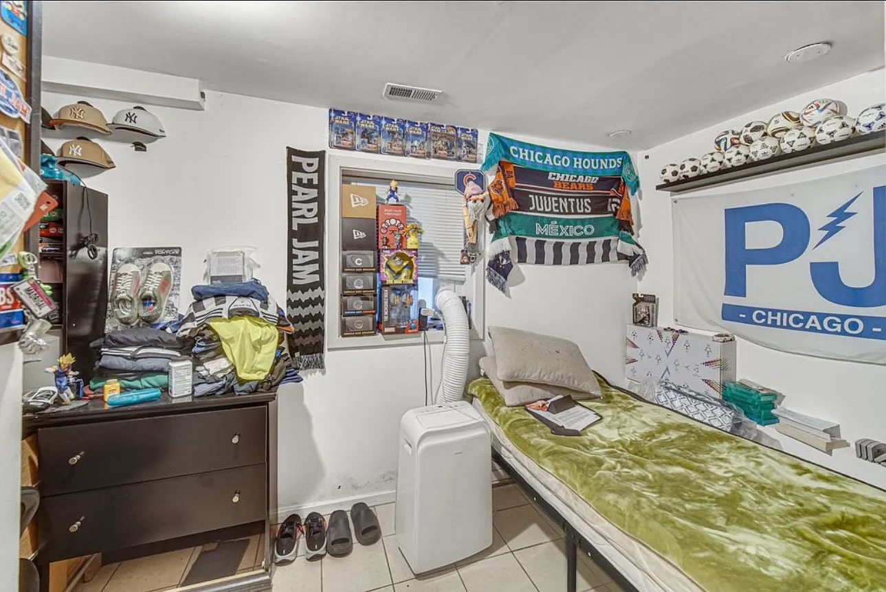 2 bed, $1,200 — Photo 3