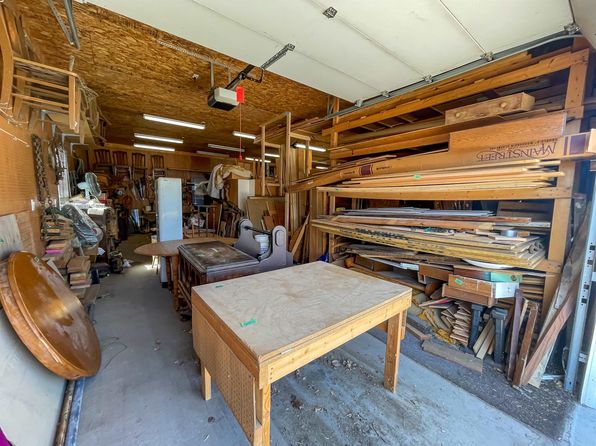 620 Grant St, Holdrege, NE 68949