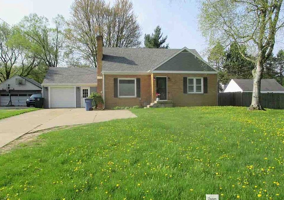 1st image of 1438 Lancashire Dr SE