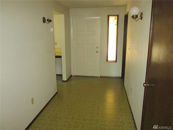 4th image of 4801 34th Ct SE