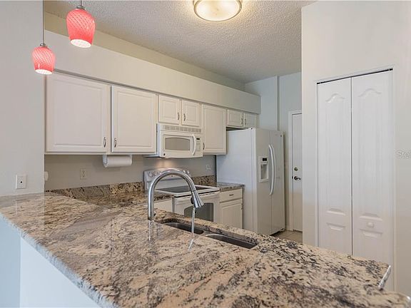 5th image of 742 Tremont Greens Ln #118