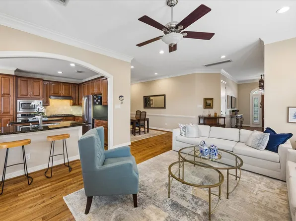 5774 Doliver Dr, Houston, TX 77057