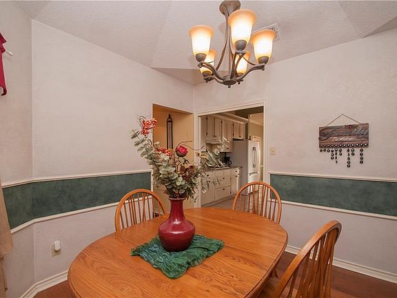 5th image of 120 Seneca Dr