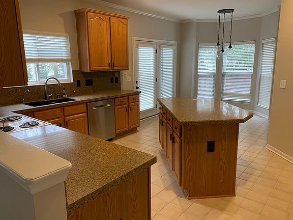 4th image of 2230 Sycamore Hills Dr