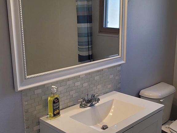 5th image of 3853 E Holland Ave