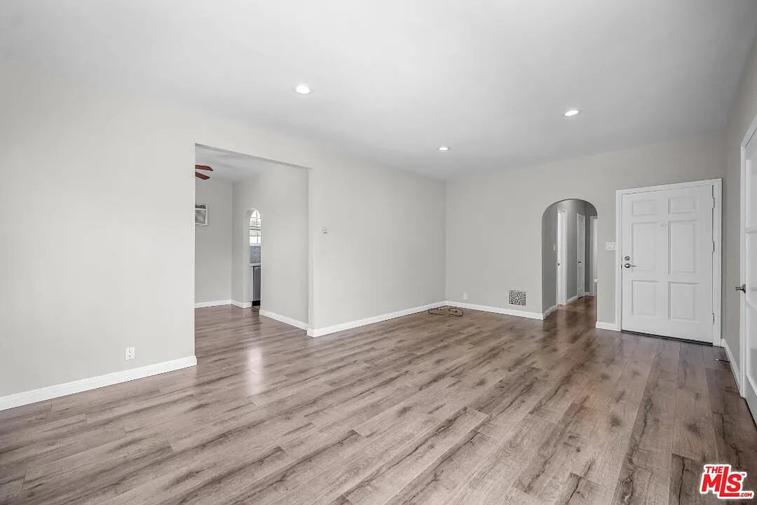 2 bed, 1.0 bath, 1000 sqft, $2,800 — Photo 4