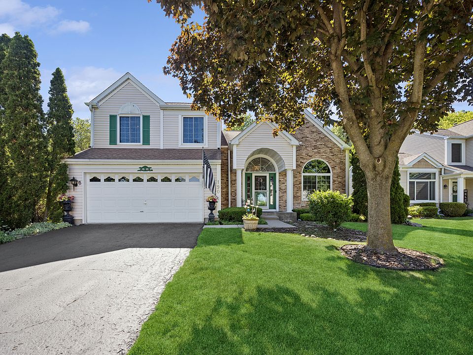 1st image of 190 Lake Dr S