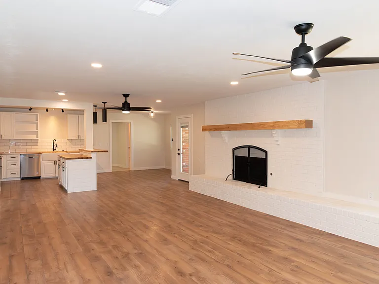 2504 Sinclair Ave — Photo 6