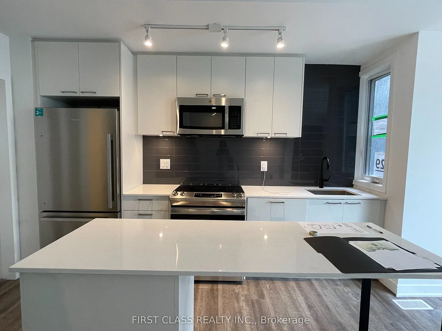 3 bed, $3,100 — Photo 2