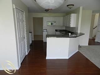 5th image of 43644 Arborview Ln