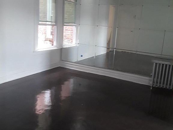 4th image of 2549 100th St