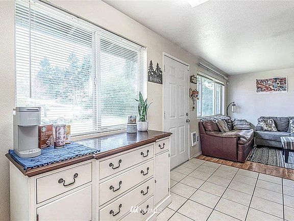 5th image of 14204 11th Avenue Ct S