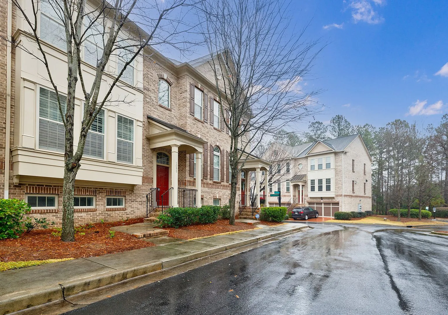Prime Buckhead 3BR/3.5BA in a Gated Community — Photo 1