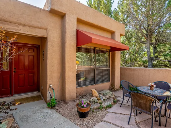 258 Cuesta Del Norte Dr, Santa Fe, NM 87501