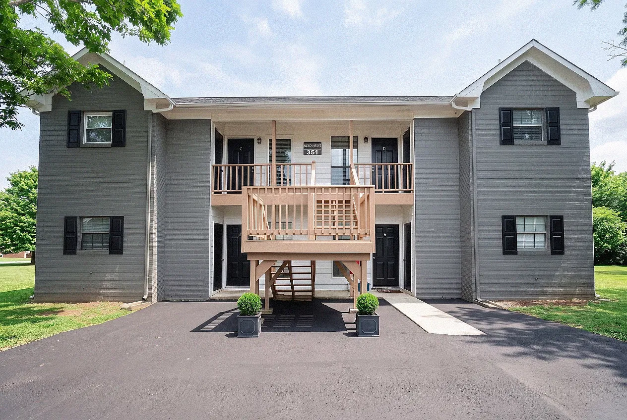 2 bed, 925 sqft, $1,195 — Photo 1