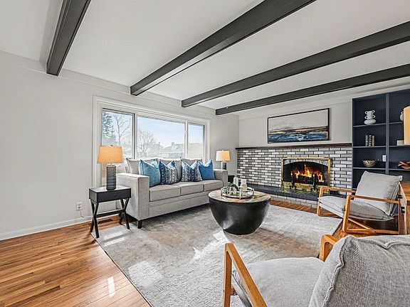 4th image of 2051 Ascot Rd