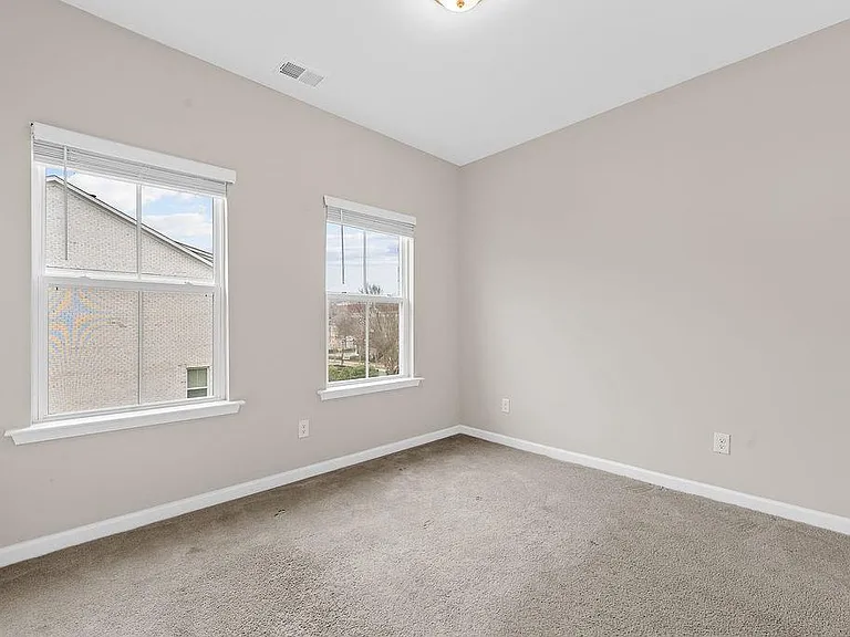 2247 Pink Hawthorn Dr — Photo 33