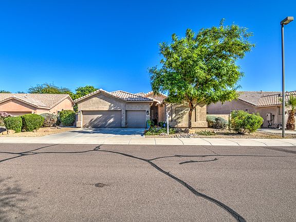 4th image of 2779 N 135th Dr