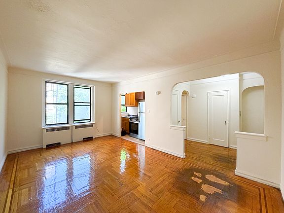 3rd image of 275 Fort Washington Ave APT 3E