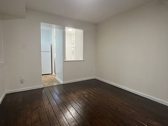 4th image of 1129 Rodman St #4