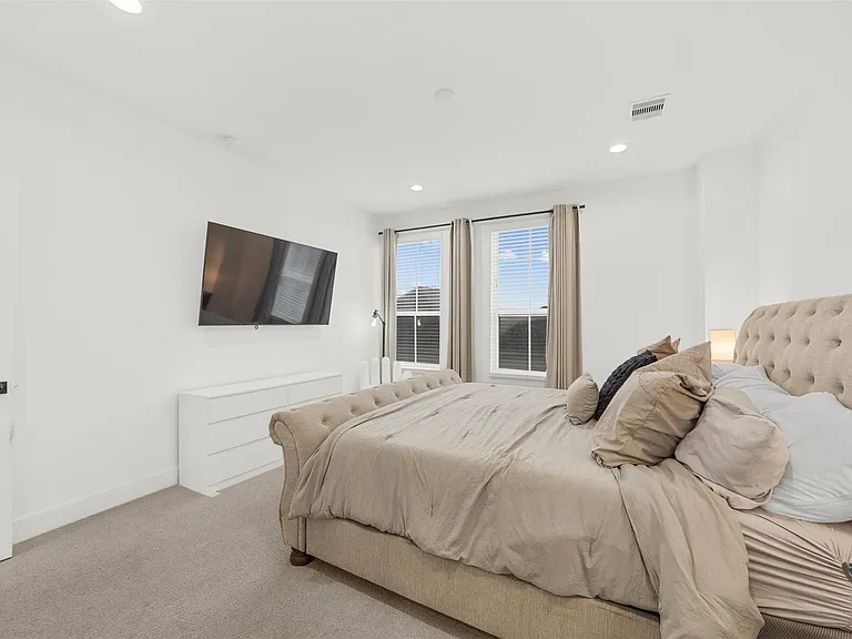 2056 Johanna Dr #D — Photo 17