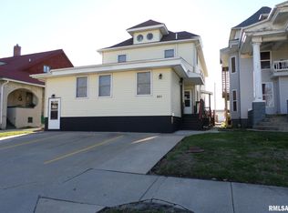 221 W Carroll St, Macomb, IL 61455
