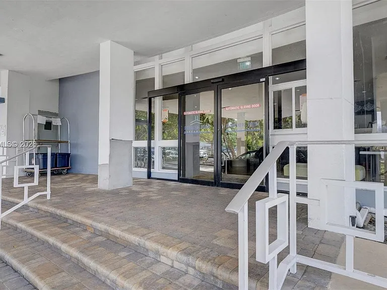 7441 Wayne Ave #8J — Photo 34