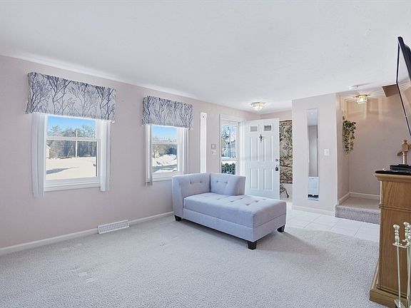 5th image of 12 Basking Rdg #12