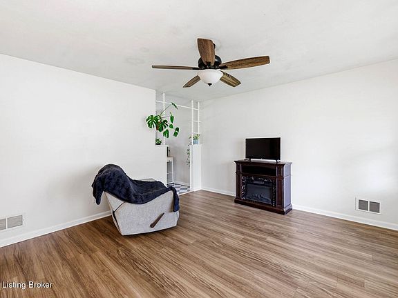 4th image of 6904 Triangle Dr