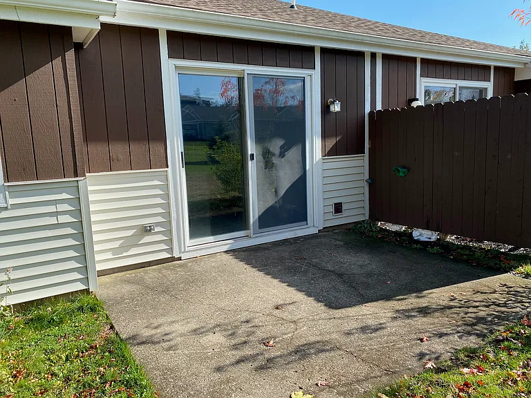 366 S Pearl St — Photo 42