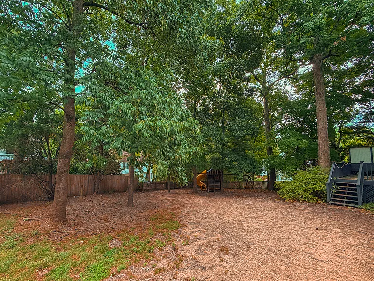207 Custer Trl — Photo 19