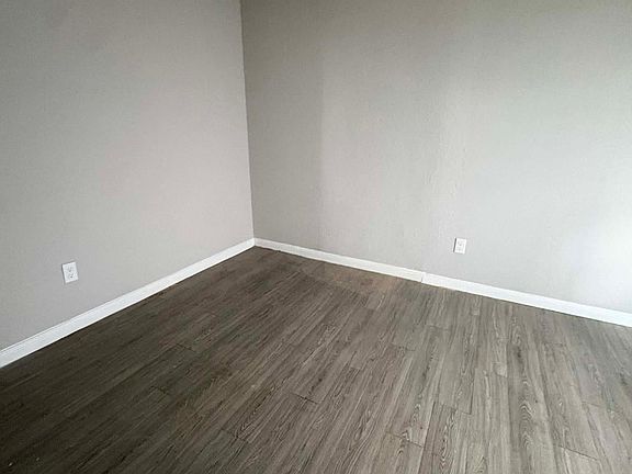 2nd image of 1412 Sydnor St #5