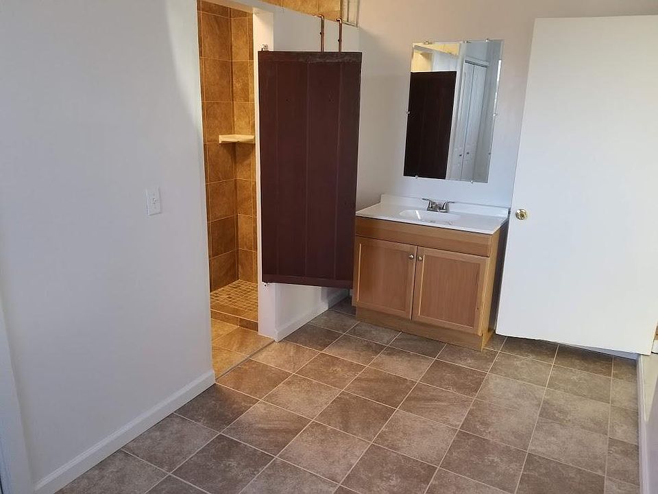 2nd image of 186 Alehela St #B