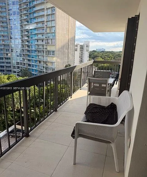 2333 Brickell Ave #812 — Photo 17