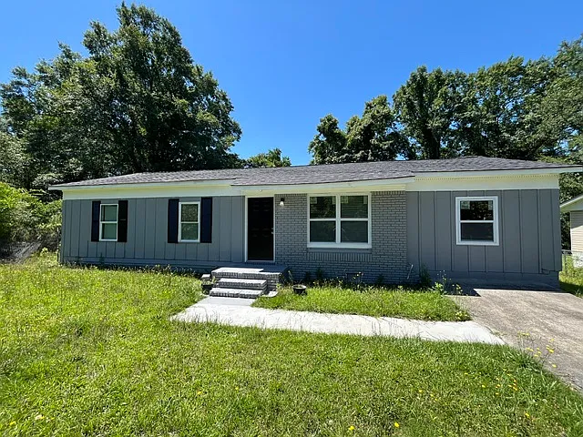 2844 Shamrock Ln — Photo 1