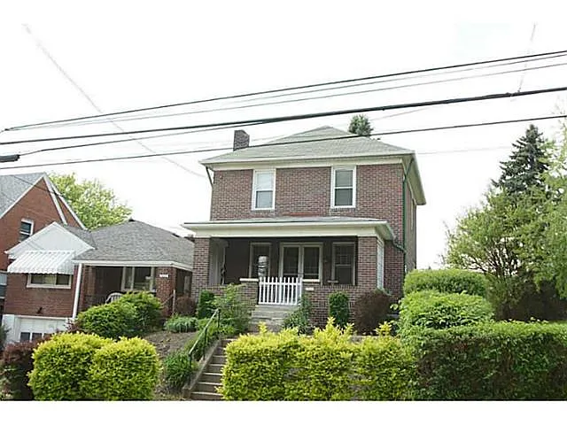 1357 Hawthorne St photo 1