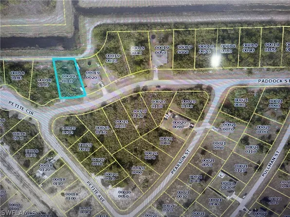307 Paddock St, Lehigh Acres, FL 33974