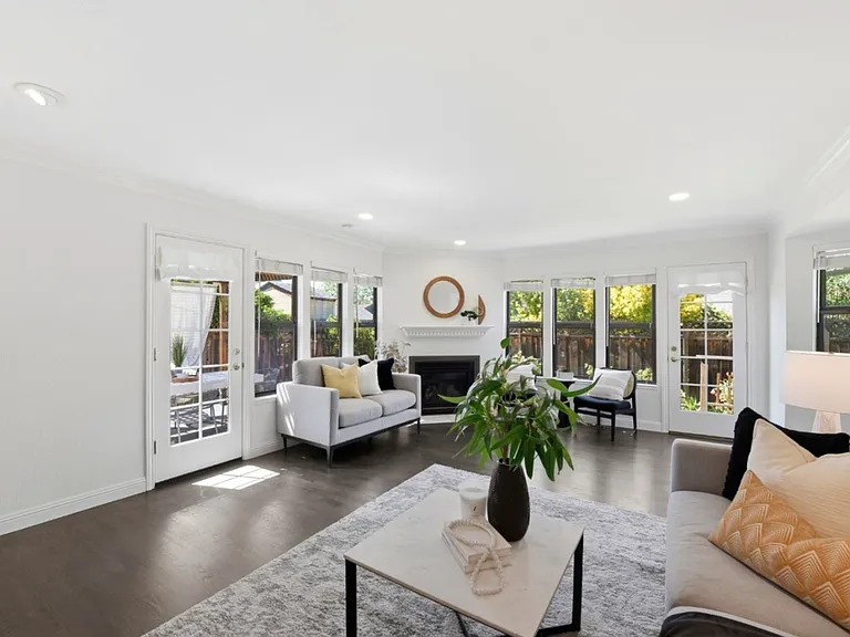 1683 Hyacinth Ln — Photo 6