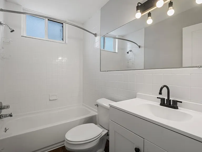 Altitude Apartments East — Photo 13
