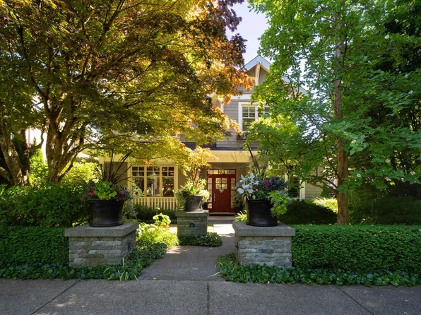 4256 W 14th Ave, Vancouver, BC V6R 2X8