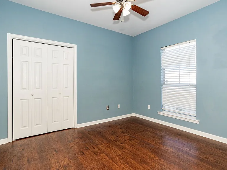 10022 Petersburg Dr — Photo 15