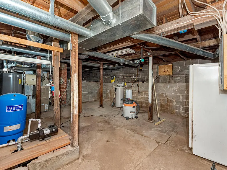 102 E Academy Ave — Photo 34