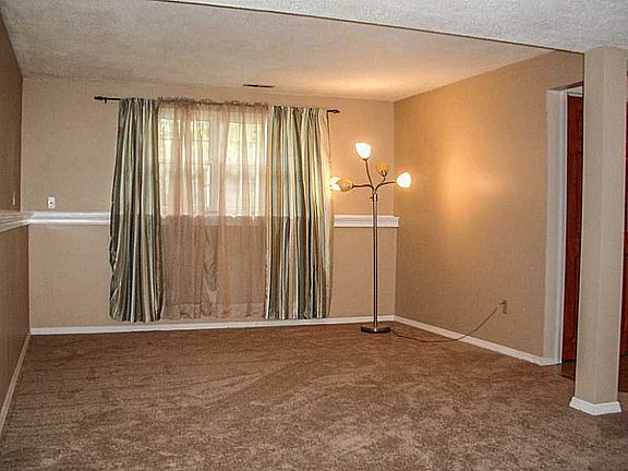 3rd image of 107 Woodard Dr