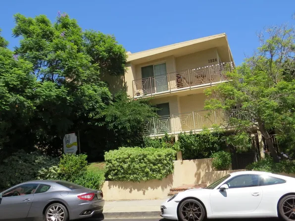 1226 McClellan Dr #3, Los Angeles, CA 90025